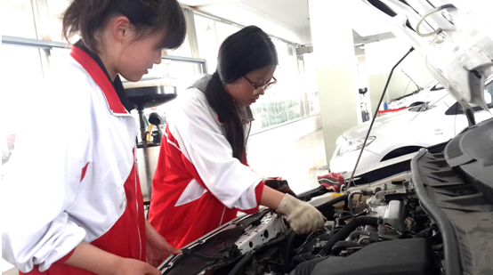 汽車工程系專業(yè)技能等級考證集訓(xùn)剪影