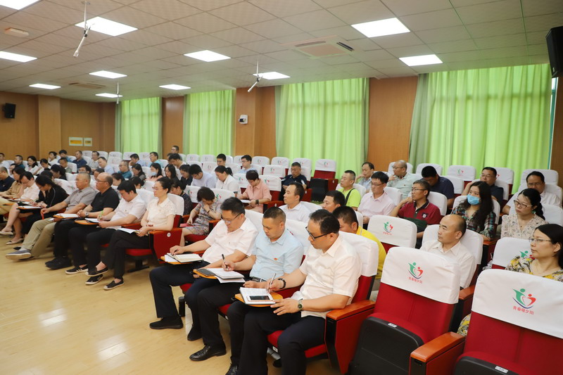 我校召開2020年全面從嚴(yán)治黨暨黨風(fēng)廉政建設(shè)工作會(huì)議