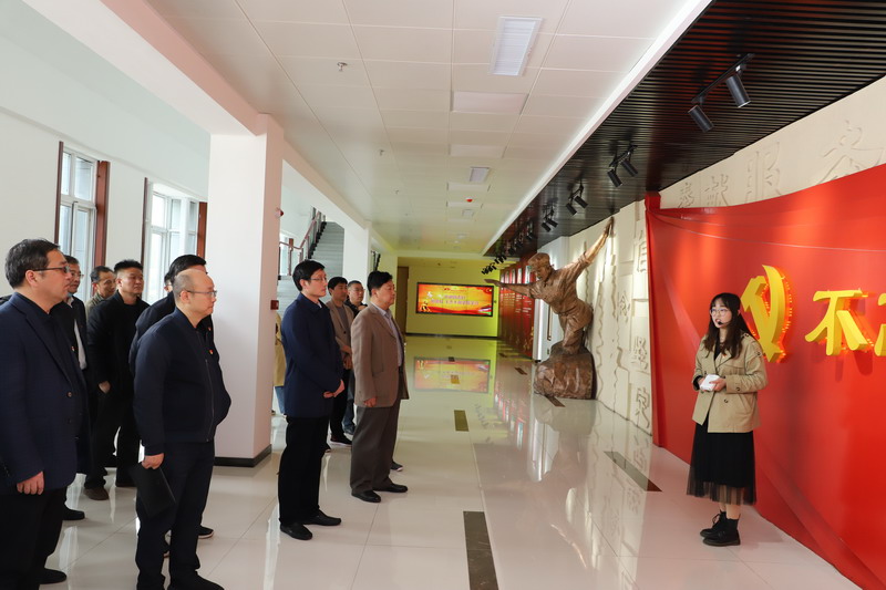 徐州開放大學(xué)開展“重走紅色路線傳承紅色基因”主題教育活動